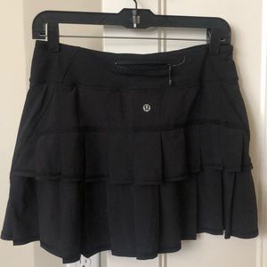 Lululemon Pace Setter Skirt - Black size 6 Tall